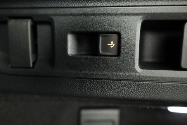 Volkswagen Passat Variant 2.0 TDI 142 kW 4Motion R-Line DSG 4M Black, AHK, IQ.Light, HUD, 19-Zoll, AreaView, Navi, Side 