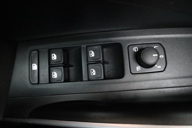 Skoda Fabia Selection 1.0 TSI Selection, Winter, Climatronic, 15-Zoll, Ladeboden 