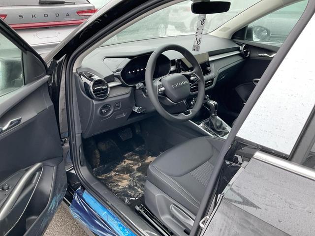 Skoda Fabia - Selection 1.0 TSI DSG Selection, 15-Zoll schwarz, Winter, Ladeboden, sofort