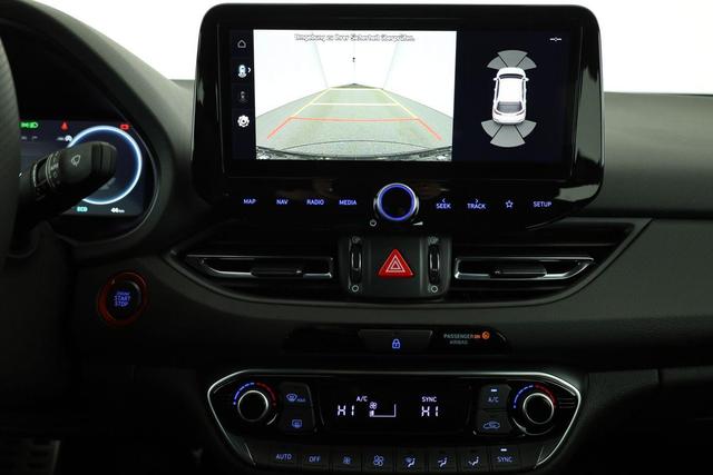 Hyundai i30 N Line 1.5 T-GDI DCT Fastback N-LINE, Navi, 18-Zoll, Kamera, LED, Winter 