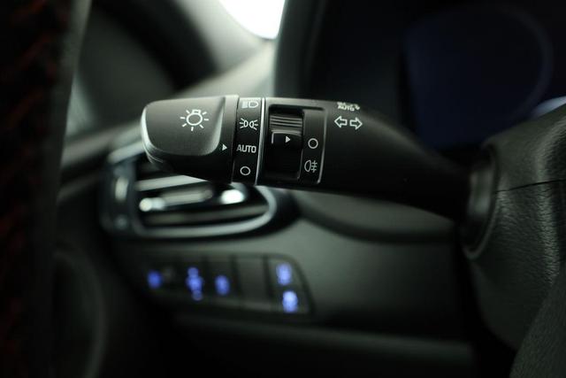 Hyundai i30 N Line 1.5 T-GDI DCT Fastback N-LINE, Navi, 18-Zoll, Kamera, LED, Winter 