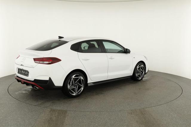 Hyundai i30 N Line 1.5 T-GDI DCT Fastback N-LINE, Navi, 18-Zoll, Kamera, LED, Winter 