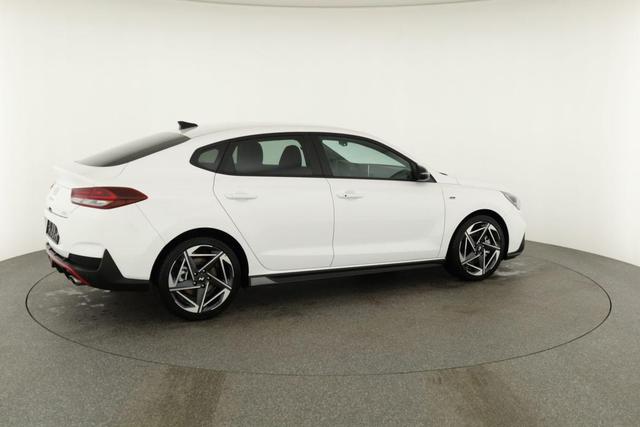 Hyundai i30 N Line 1.5 T-GDI DCT Fastback N-LINE, Navi, 18-Zoll, Kamera, LED, Winter 