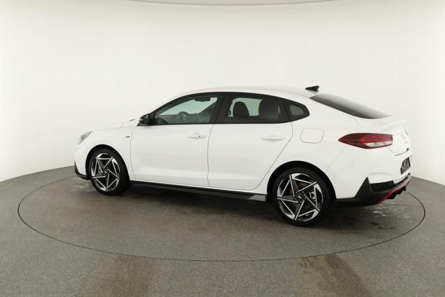 Hyundai i30 N Line 1.5 T-GDI DCT Fastback N-LINE, Navi, 18-Zoll, Kamera, LED, Winter 
