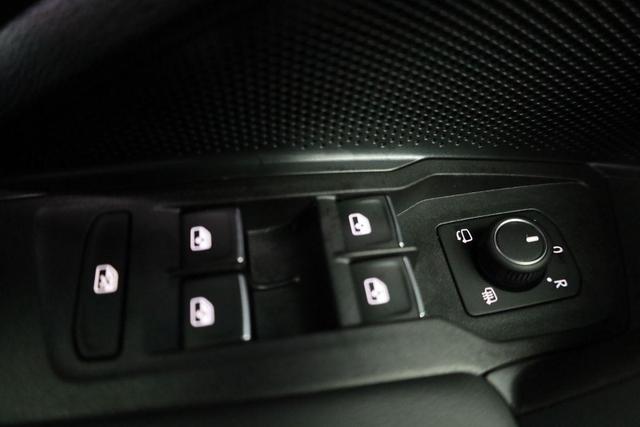 Volkswagen Tiguan 2.0 TDI 142 kW 4Motion R-Line DSG 4M Black, AHK, Navi, Side, AreaView, Winter, sofort 