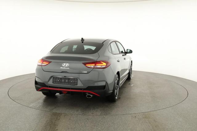 Hyundai i30 N Line 1.5 T-GDI DCT Fastback N-LINE, Navi, 18-Zoll, Kamera, LED, Winter 