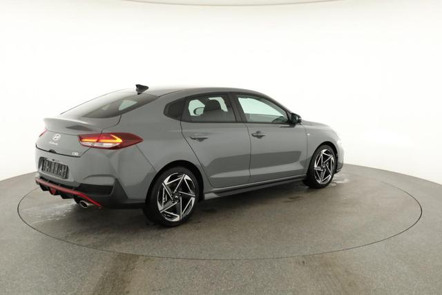 Hyundai i30 N Line 1.5 T-GDI DCT Fastback N-LINE, Navi, 18-Zoll, Kamera, LED, Winter 