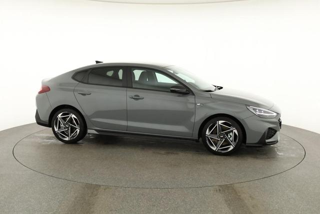 Hyundai i30 N Line 1.5 T-GDI DCT Fastback N-LINE, Navi, 18-Zoll, Kamera, LED, Winter 