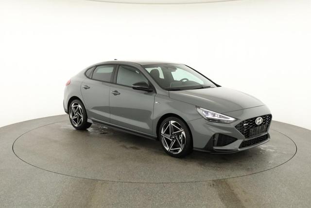 Hyundai i30 N Line 1.5 T-GDI DCT Fastback N-LINE, Navi, 18-Zoll, Kamera, LED, Winter 