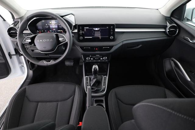 Skoda Fabia Selection 1.0 TSI DSG Selection, 15-Zoll schwarz, Winter, Ladeboden 