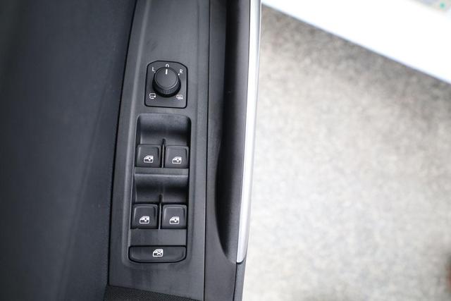 Skoda Fabia Selection 1.0 TSI DSG Selection, 15-Zoll schwarz, Winter, Ladeboden 