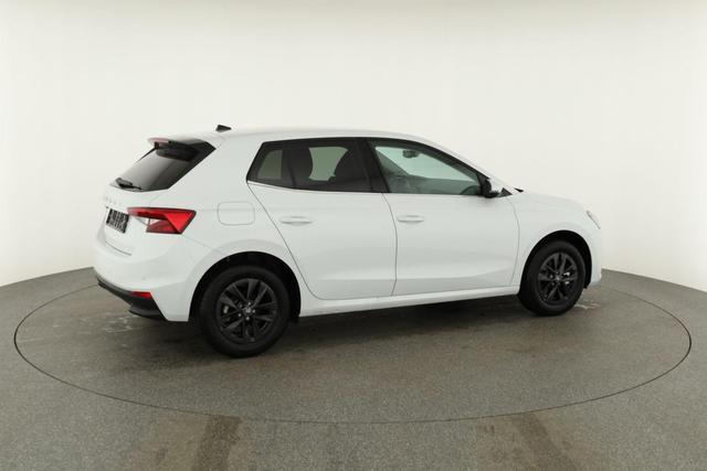 Skoda Fabia Selection 1.0 TSI DSG Selection, 15-Zoll schwarz, Winter, Ladeboden 