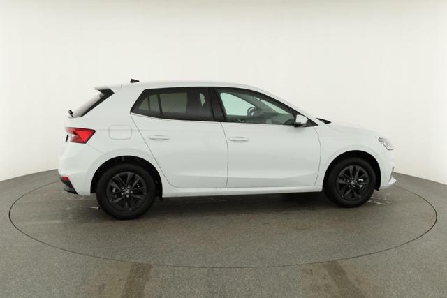 Skoda Fabia Selection 1.0 TSI DSG Selection, 15-Zoll schwarz, Winter, Ladeboden 