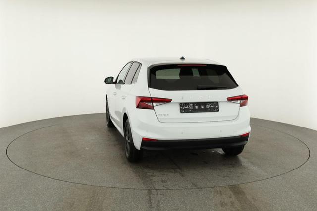 Skoda Fabia Selection 1.0 TSI DSG Selection, 15-Zoll schwarz, Winter, Ladeboden 