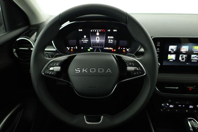 Skoda Fabia Selection 1.0 TSI DSG Selection, 15-Zoll schwarz, Winter, Ladeboden 