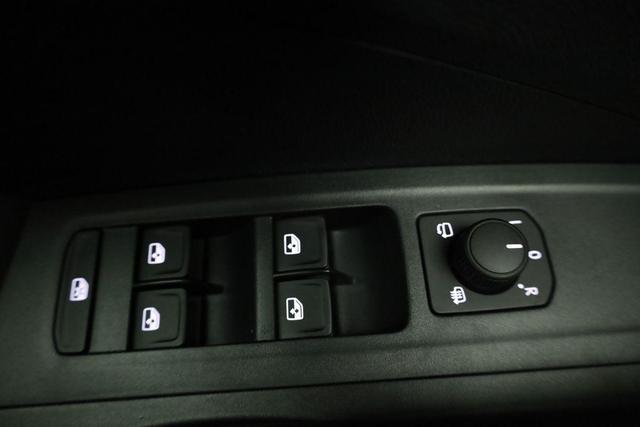 Skoda Fabia Selection 1.0 TSI DSG Selection, 15-Zoll schwarz, Winter, Ladeboden 