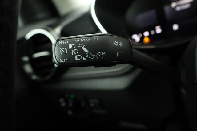 Skoda Fabia Selection 1.0 TSI DSG Selection, 15-Zoll schwarz, Winter, Ladeboden 