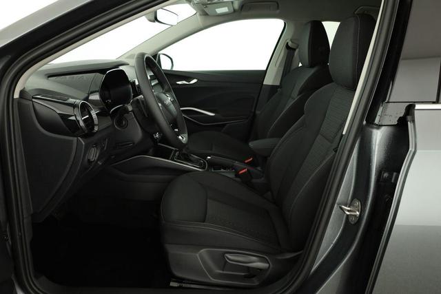 Skoda Fabia Selection 1.0 TSI DSG Selection, 15-Zoll schwarz, Winter, Ladeboden 