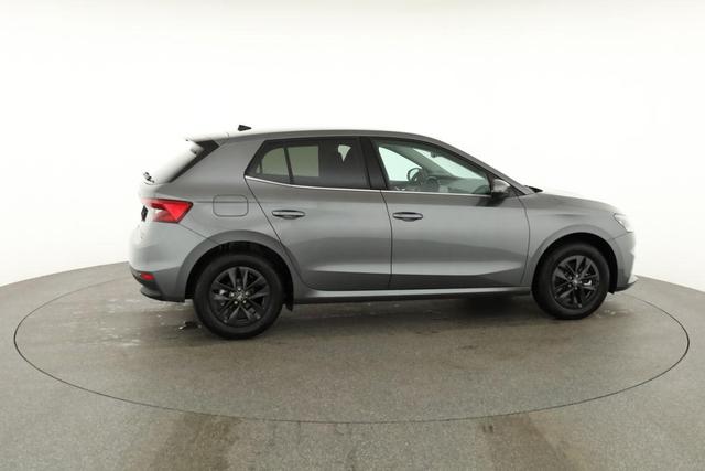 Skoda Fabia Selection 1.0 TSI DSG Selection, 15-Zoll schwarz, Winter, Ladeboden 