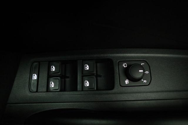 Skoda Fabia Selection 1.0 TSI DSG Selection, LED, Kamera, Side, ACC, Winter, Ladeboden, sofort 