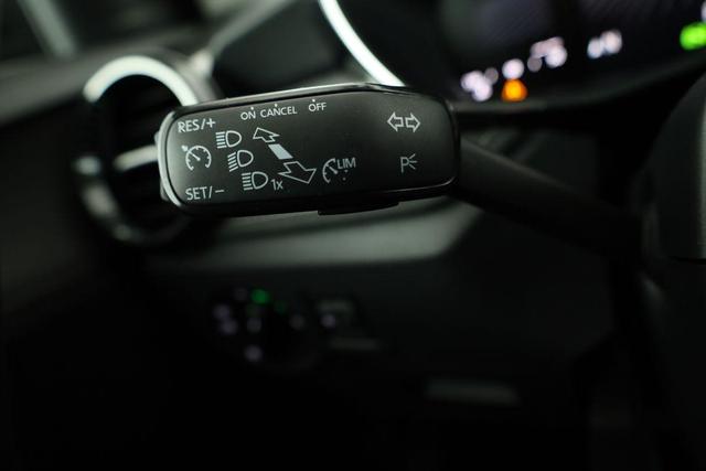 Skoda Fabia Selection 1.0 TSI DSG Selection, 15-Zoll schwarz, Winter, Ladeboden, sofort 