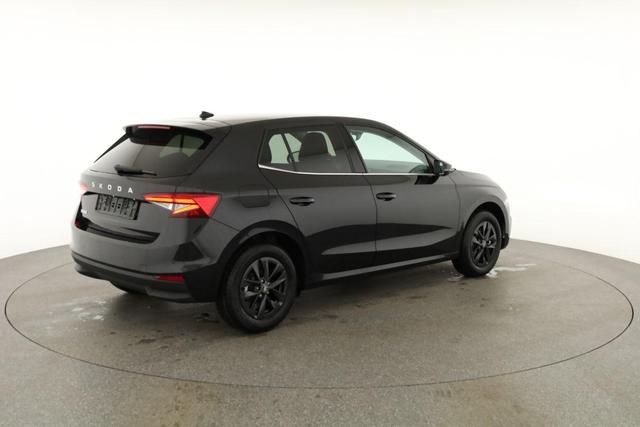 Skoda Fabia Selection 1.0 TSI DSG Selection, 15-Zoll schwarz, Winter, Ladeboden, sofort 