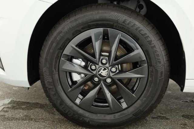 Skoda Fabia Selection 1.0 TSI DSG Selection, LED, Kamera, Winter, App-Connect, Ladeboden, sofort 