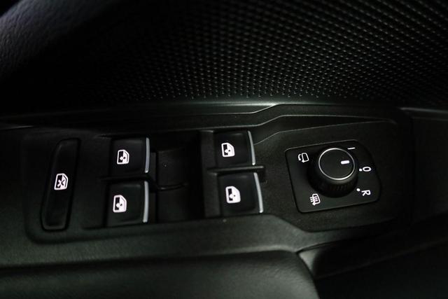 Volkswagen Tiguan 1.5 TSI eHybrid 200 kW R-Line Black, Pano, 20-Zoll, AHK, AreaView 