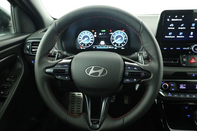 Hyundai i30 N Line 1.5 T-GDI DCT Fastback N-LINE, Navi, 18-Zoll, Kamera, LED, Winter 