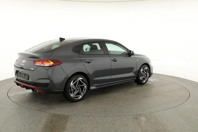 Hyundai i30 N Line 1.5 T-GDI DCT Fastback N-LINE, Navi, 18-Zoll, Kamera, LED, Winter 