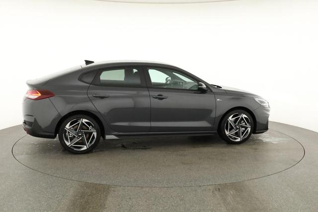 Hyundai i30 N Line 1.5 T-GDI DCT Fastback N-LINE, Navi, 18-Zoll, Kamera, LED, Winter 
