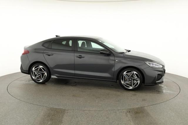 Hyundai i30 N Line 1.5 T-GDI DCT Fastback N-LINE, Navi, 18-Zoll, Kamera, LED, Winter 