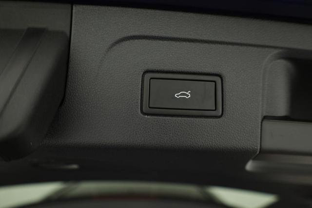 Volkswagen Touran Comfortline BMT/Start-Stopp 1.5 TSI DSG Comfortline, 7-Sitzer, AHK, Navi, Kamera, Side, Winter, 3 J.-Garantie 