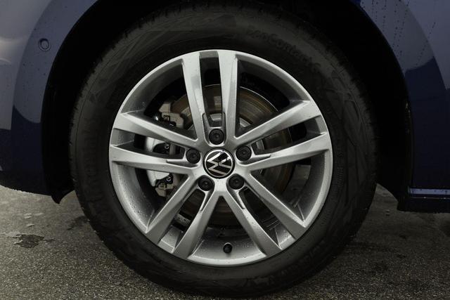 Volkswagen Touran Comfortline BMT/Start-Stopp 1.5 TSI DSG Comfortline, 7-Sitzer, AHK, Navi, Kamera, Side, Winter, 3 J.-Garantie 