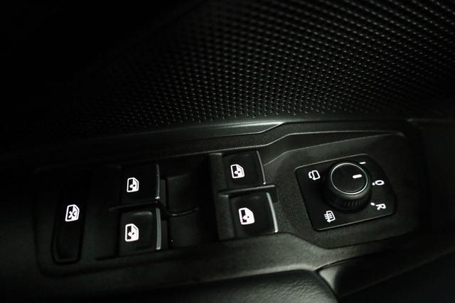 Volkswagen Tiguan 1.5 TSI eHybrid 200 kW R-Line Black, Pano, 20-Zoll, AHK, AreaView 