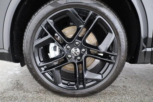 Volkswagen Tiguan 1.5 TSI eHybrid 200 kW R-Line Black, Pano, IQ.Light, 20-Zoll, AHK, AreaView 