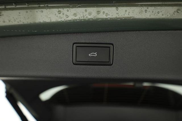 Volkswagen Tiguan 1.5 TSI eHybrid 200 kW R-Line Black, Pano, IQ.Light, 20-Zoll, AHK, AreaView 