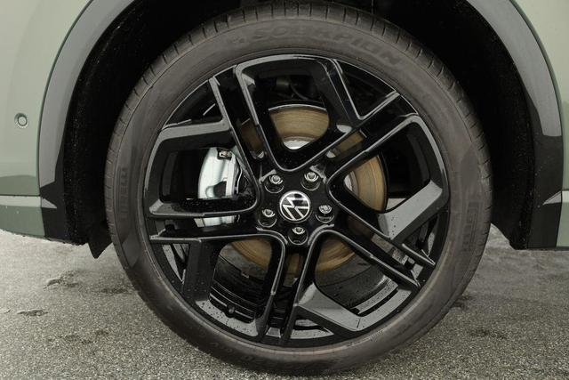 Volkswagen Tiguan 1.5 TSI eHybrid 200 kW R-Line Black, Pano, IQ.Light, 20-Zoll, AHK, AreaView 