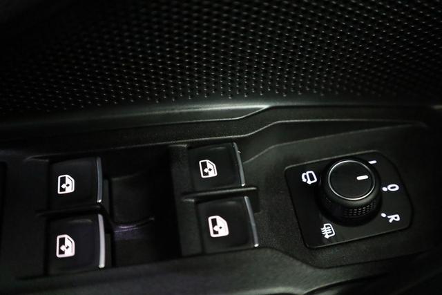 Volkswagen Tiguan 1.5 TSI eHybrid 200 kW R-Line Black, Pano, IQ.Light, 20-Zoll, AHK, AreaView, Leder Varenna 