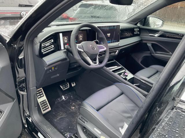 Volkswagen Tiguan - 1.5 TSI eHybrid 200 kW R-Line Black, Pano, IQ.Light, 20-Zoll, AHK, AreaView, Leder Varenna