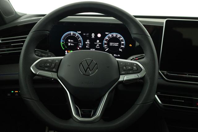 Volkswagen Tiguan 1.5 TSI eHybrid 200 kW R-Line Black, Pano, IQ.Light, 20-Zoll, AHK, AreaView, Leder Varenna 
