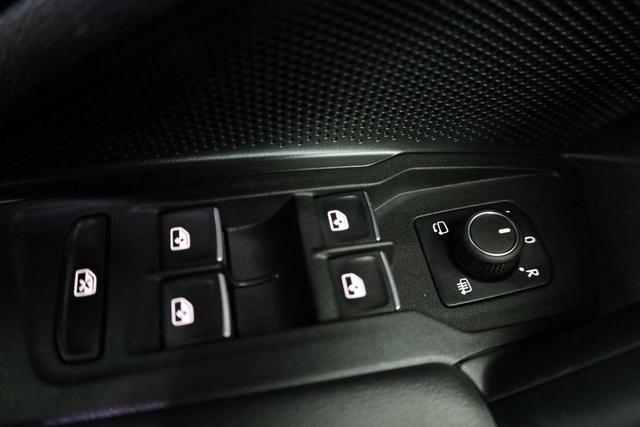 Volkswagen Tiguan 1.5 TSI eHybrid 200 kW R-Line Black, Pano, IQ.Light, 20-Zoll, AHK, AreaView, Leder Varenna 