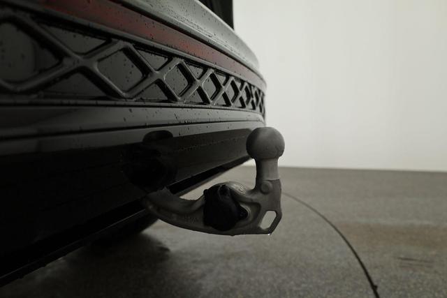 Volkswagen Tiguan 1.5 TSI eHybrid 200 kW R-Line Black, Pano, IQ.Light, 20-Zoll, AHK, AreaView, Leder Varenna 