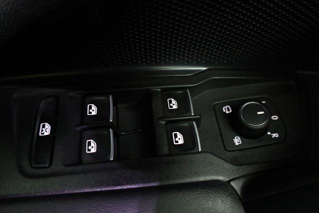 Volkswagen Tiguan 1.5 TSI eHybrid 200 kW R-Line Black, Pano, 20-Zoll, AHK, AreaView, Leder Varenna 