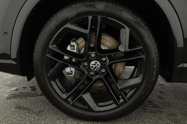 Volkswagen Tiguan 1.5 TSI eHybrid 200 kW R-Line Black, Pano, IQ.Light, 20-Zoll, AHK, AreaView, Leder Varenna 