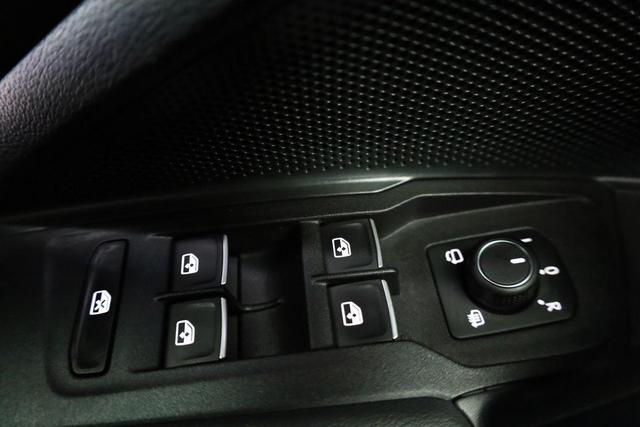 Volkswagen Tiguan 1.5 TSI eHybrid 200 kW R-Line Black, Pano, IQ.Light, 20-Zoll, AHK, AreaView, Leder Varenna 