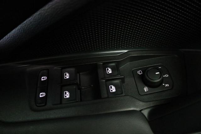 Volkswagen Tayron 1.5 TSI eHybrid 150 kW Life Life, Pano, HuD, AHK, AreaView, Side, Navi, Winter, 5-J. Garantie 