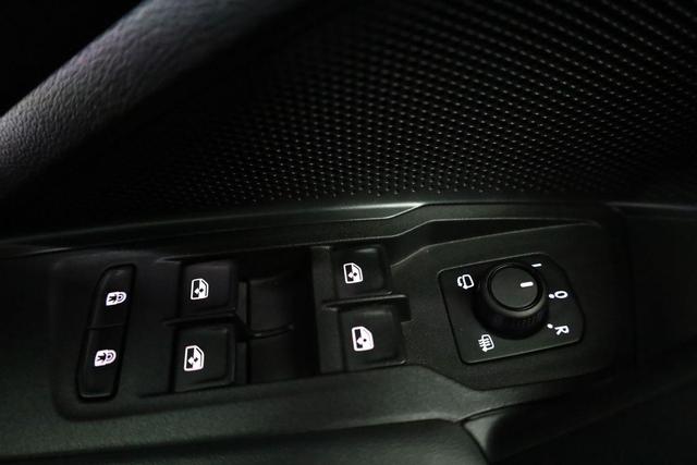 Volkswagen Tayron 1.5 TSI eHybrid 150 kW Life Life, Pano, HuD, AHK, AreaView, Side, Navi, Winter, 5-J. Garantie 