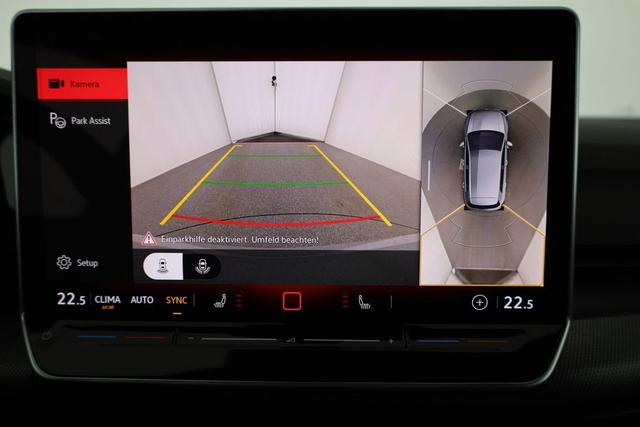 Volkswagen Golf 2.0 TSI 195 kW GTI VIII DSG Black Style, Pano, Navi, Side, Matrix, AreaView, Winter, 19-Zoll 