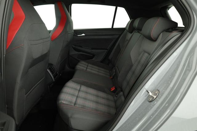 Volkswagen Golf 2.0 TSI 195 kW GTI VIII DSG Black Style, Pano, Navi, Side, Matrix, AreaView, Winter, 19-Zoll 